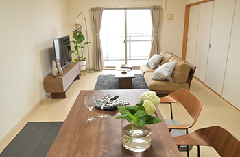 エステート大福では家の売却時に家具の配置（ホームステージング）を提案できます